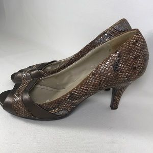 Kenneth Cole Reaction snake print heels